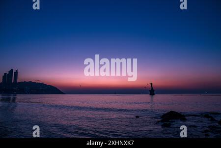 Vista panoramica dell'alba sulla spiaggia di Haeundae, Busan, Corea del Sud. Foto Stock