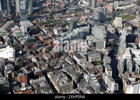 Vista aerea da nord guardando a sud-ovest del centro di Manchester con Deansgate prominente Foto Stock