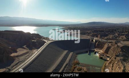 Vista aerea della diga di Ullum, a San Juan, Argentina. Foto Stock