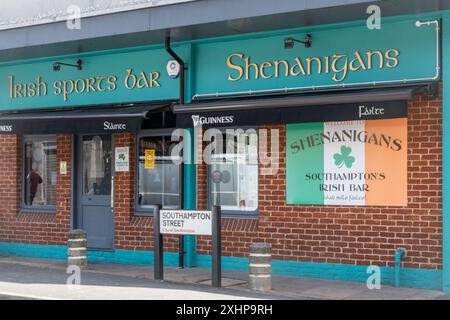 Bar sportivo irlandese Shenanigans a Southampton, Hampshire, Inghilterra, Regno Unito Foto Stock