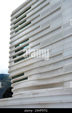 Aosta, Valle d'Aosta, Italia -07-01-2024- il nuovo edificio moderno della facoltà universitaria. Foto Stock