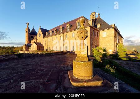 Francia, Bas Rhin, Mont St Odile, Sainte Odile convento, meridiana geografica con facce 24 Foto Stock