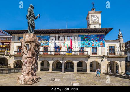 Spagna, provincia di Biscaglia (Bizkaia), Guernica (o Gernika-Lumo), sosta sul Camino del Norte, itinerario di pellegrinaggio spagnolo a Santiago de Compostela, a U. Foto Stock