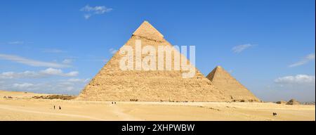 Egitto, Cairo, Giza, patrimonio mondiale dell'UNESCO, le piramidi di Khafra e Cheope Foto Stock