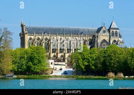 Francia, Marna, Châlons en Champagne, Grand Jard Park e la cattedrale di Saint Etienne Foto Stock