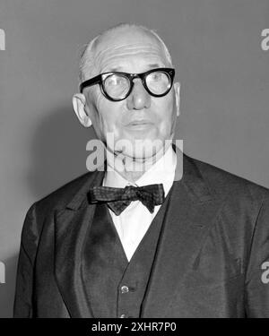 Le Corbusier. Ritratto dell'architetto svizzero-francese Charles-Édouard Jeanneret (1887-1965) nel 1964 Foto Stock