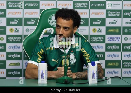 Presentazione del nuovo rinforzo di Palmeiras, attaccante centrocampista Felipe Anderson, presso l'Accademia di calcio, a ovest di São Paolo, questo lunedì, 15. Crediti: Brasile Photo Press/Alamy Live News Foto Stock