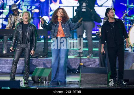 Peter Maffay, Anastacia e Johannes Oerding live in We Love Rock 'n' Roll, Farewell Tour 2024 al Waldbuehne di Berlino il 4 luglio 2024 Foto Stock