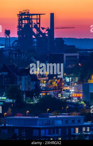 Ex altoforno Phoenix-West a Dortmund-Hoerde, Phoenix Park, monumento, accessibile, Dortmund, Renania settentrionale-Vestfalia, Germania Foto Stock