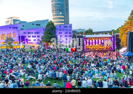 Concerto all'aperto nel Stadtgarten Park di Essen, concerto estivo del governo dello stato, serata estiva della Renania settentrionale-Vestfalia? Nello Stadtgarten di Essen Foto Stock