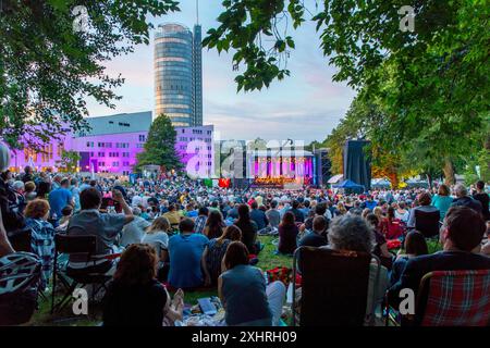 Concerto all'aperto nel Stadtgarten Park di Essen, concerto estivo del governo dello stato, serata estiva della Renania settentrionale-Vestfalia? Nello Stadtgarten di Essen Foto Stock