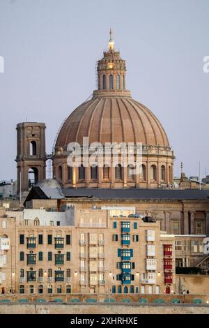 Vista di La Valletta da Sliema Foto Stock