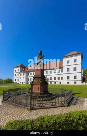 Monumento in onore di Conradin Kreutzer, musicista, direttore d'orchestra e compositore, busto di Hans Baur, scultore, scultura, piedistallo, scrittura, lettere, pubbliche Foto Stock