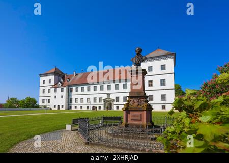 Monumento in onore di Conradin Kreutzer, musicista, direttore d'orchestra e compositore, busto di Hans Baur, scultore, scultura, piedistallo, scrittura, lettere, pubbliche Foto Stock