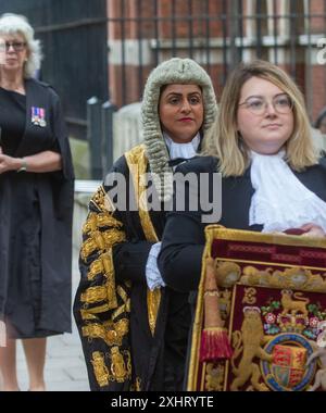 Londra, Inghilterra, Regno Unito. 15 luglio 2024. Segretario di giustizia SHABANA MAHMOOD (a sinistra W arriva alla Royal Courts of Justice, nel centro di Londra, prima della sua cerimonia di giuramento come Lord Cancelliere. (Credit Image: © Tayfun Salci/ZUMA Press Wire) SOLO PER USO EDITORIALE! Non per USO commerciale! Foto Stock