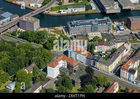 Luftbild, unten das e-port-Dortmund Bürogebäude und Kompetenzzentrum für Logistik und Informationstechnologie, Mallinckrodtstraße, Baustelle mit Neubau an der Speicherstraße Hafenpromenade, an der Brücke Fraunhofer-Institut für software- und Systemtechnik ISST Forschungsinstitut, Hafen, Dortmund, Ruhrgebiet, Nordrhein-Westfalen, Deutschland ACHTUNGxMINDESTHONORARx60xEURO *** Vista aerea, sotto l'edificio per uffici e port Dortmund e centro di competenza per la logistica e l'informatica, Mallinckrodtstraße, cantiere con nuovo edificio sul lungomare del porto di Speicherstraße, presso Foto Stock