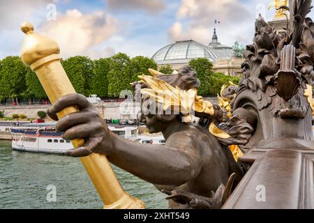 Pont Alexandre III, Grand Palais di Parigi, Francia Foto Stock