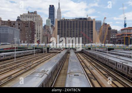 Treni della Long Island Railroad a Hudson Yards Foto Stock