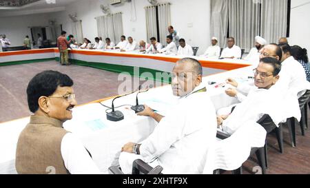 Patna, India. 15 luglio 2024. PATNA, INDIA - 15 LUGLIO: il presidente del Congresso del Bihar Akhilesh Prasad Singh tiene un incontro con i leader del partito a Sadaquat Ashram il 15 luglio 2024 a Patna, India. (Foto di Santosh Kumar/Hindustan Times/Sipa USA) credito: SIPA USA/Alamy Live News Foto Stock