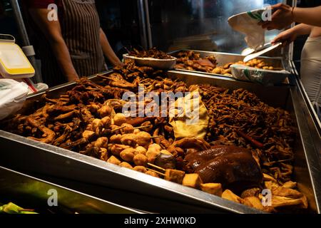 Cibo di strada locale in Corea così delizioso Foto Stock