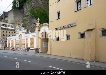 Salisburgo, Austria. 30 giugno 2024. Vista esterna del museo dei giocattoli nel centro della città Foto Stock