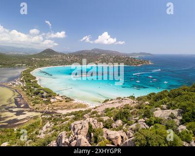 Spiaggia Plage de Santa Giulia e costa Corsica Francia prospettiva aerea Foto Stock