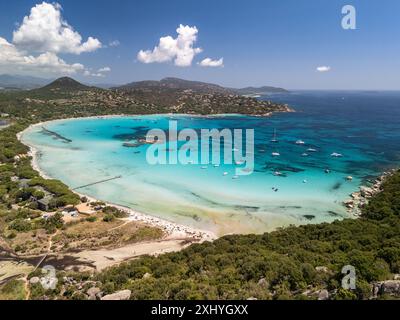 Spiaggia Plage de Santa Giulia e costa Corsica Francia prospettiva aerea Foto Stock