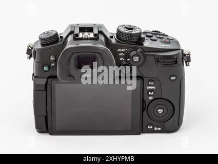 Gothenburg, Svezia - 21 maggio 2022: Foto del prodotto Studio di un corpo fotocamera digitale mirrorless Panasonic GH5. Foto Stock