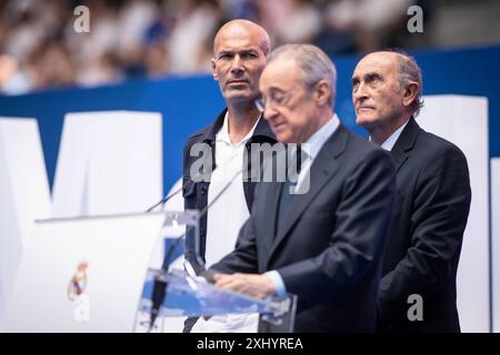 Madrid, Spagna. 16 luglio 2024. Kylian Mbappe presentazione ufficiale al Santiago Bernabeu come nuovo giocatore del Real Madrid nello stadio Santiago Bernabeu di Madrid, 16 luglio 2024. Florentino Perez 900/Cordon Press crediti: CORDON PRESS/Alamy Live News Foto Stock