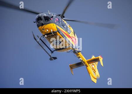 Pniewy, Polonia - 22 giugno 2020. Un elicottero del Medical Air Rescue polacco ('Lotnicze Pogotowie Ratunkowe') in volo. Foto Stock