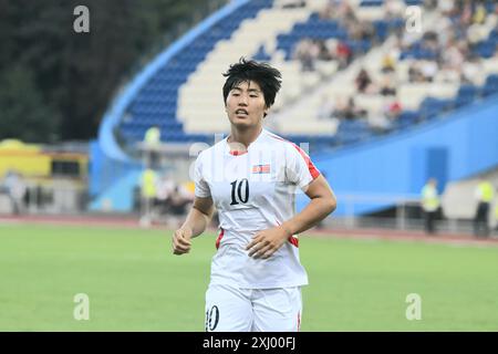 Mosca, Russia. 15 luglio 2024. Hak Ri della Corea del Nord visto durante le amiche femminili tra la Russia e la Corea del Nord al Moskvich Stadium. Punteggio finale; Russia 0:0 Corea del Nord. (Foto di Daniel Felipe Kutepov/SOPA Images/Sipa USA) credito: SIPA USA/Alamy Live News Foto Stock