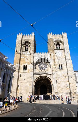 Lisbona, Portogallo - 1° luglio 2022: Cattedrale di Santa Maria maggiore (cattedrale di Lisbona) Foto Stock