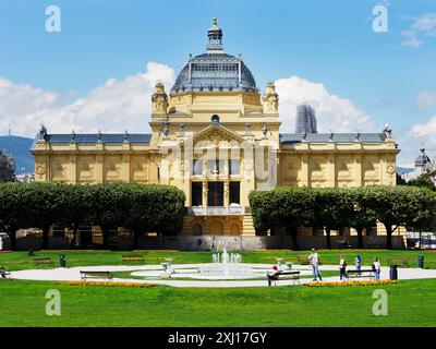 Il Padiglione d'Arte in Piazza Re Tomislav Zagabria Croazia Foto Stock