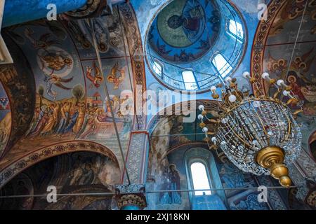 Batumi, Georgia - 16 luglio 2024: L'interno della Chiesa di San Nicola è una chiesa greca costruita nel 1865 a Batumi, Georgia. Foto Stock