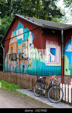 La casa in legno anmed Gotland nel parco Volksgarten, Colonia, Germania. Costruito come regalo dalla Svezia dopo la seconda guerra mondiale, l'edificio lo era Foto Stock