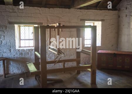 Piccole abitazioni o celle per i monaci certosini che un tempo vivevano e lavoravano al Grace Mount Priory nella parrocchia di East Harlsey, North Yorkshire, Regno Unito Foto Stock