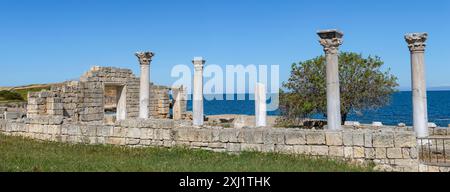 Panorama delle rovine dell'antica basilica. Chersonesos, Sebastopoli, Crimea Foto Stock