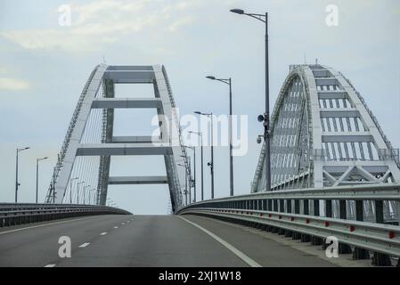 Un frammento del ponte di Crimea attraverso lo stretto di Kerch Foto Stock