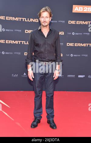 Premiere DIE ERMITTLUNG Andreas Pietschmann Ankunft, Red Carpet, Roter Teppich zur Premiere DIE ERMITTLUNG im Kino Zoo Palast a Berlino, AM 16.07.2024 *** Premiere DIE ERMITTLUNG Andreas Pietschmann Arrival, Red Carpet alla premiere di DIE ERMITTLUNG al cinema Zoo Palast di Berlino, il 16 07 2024 Photopress Mueller Foto Stock