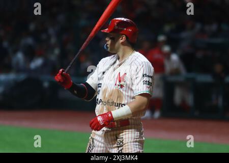 Città del Messico, Messico. 12 luglio 2024. Julian Ornelas n. 31 di Diablos Rojos alla battuta contro Guerreros de Oaxaca durante il match 1 della serie 2024 della Mexican Baseball League (LMB) allo stadio Alfredo Harp Helú. Diablos Rojos sconfigge Guerreros de Oaxaca 13-2. Il 12 luglio 2024 a città del Messico, Messico. (Foto di Carlos Santiago/ Eyepix Group/Sipa USA) credito: SIPA USA/Alamy Live News Foto Stock