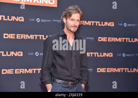 Premiere DIE ERMITTLUNG Andreas Pietschmann Ankunft, Red Carpet, Roter Teppich zur Premiere DIE ERMITTLUNG im Kino Zoo Palast a Berlino, AM 16.07.2024 *** Premiere DIE ERMITTLUNG Andreas Pietschmann Arrival, Red Carpet alla premiere di DIE ERMITTLUNG al cinema Zoo Palast di Berlino, il 16 07 2024 Photopress Mueller Foto Stock