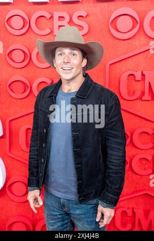 Il cantante LUKAS NELSON cammina sul Red carpet e posa per le fotografie prima dello spettacolo dei CMT Music Awards all'Austin's Moody Center il 6 aprile 2024. Foto Stock