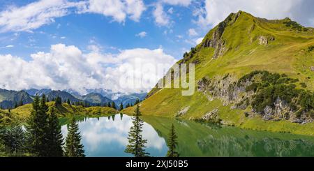 Seealpsee E Seekoepfle, 1919m, Alpi Allgaeu, Allgaeu, Baviera, Germania Foto Stock