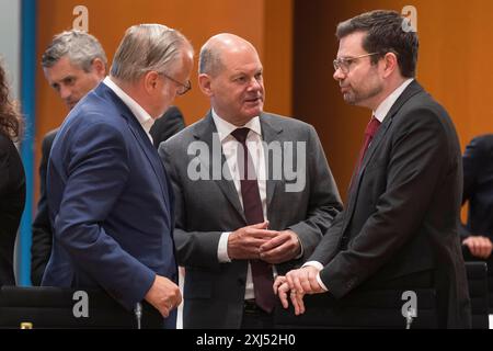 OLAF Scholz (Cancelliere federale, SPD) e Marco Buschmann (Ministro federale della giustizia della Repubblica federale di Germania, FDP) di fronte al Foto Stock