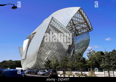 Fondazione Louis Vuitton, museo privato di arte moderna, architetto Frank Gehry, Bois de Bologne, Parigi, Ile de France, Francia, Europa, moderno Foto Stock