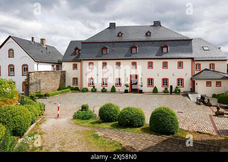 Schlosshotel Burghaus, Kronenburg, distretto di Euskirchen, Eifel, Renania settentrionale-Vestfalia, Germania Foto Stock