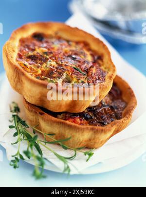 Lachs-Lauch-Törtchen Foto Stock