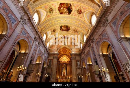La chiesa originale di San Nicola fu costruita nel 1280, ma ciò che si vede oggi è la sua ricostruzione neoclassica tra il 1776 e il 1850 Foto Stock