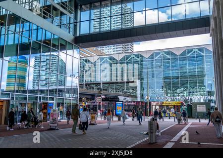 ÖPNV Anbindung des Hauptbahnhofs von Den Haag, stazione centrale, Rijnstraat, Passage des Turfmarkt, Innenstadt, Straßenbahnlinien, Niederlande, Den Haag Centraal *** collegamenti con i mezzi pubblici alla stazione centrale dell'Aia, alla stazione centrale, a Rijnstraat, al Passage des Turfmarkt, al centro città, tram Lines, Paesi Bassi, l'Aia Centraal Foto Stock