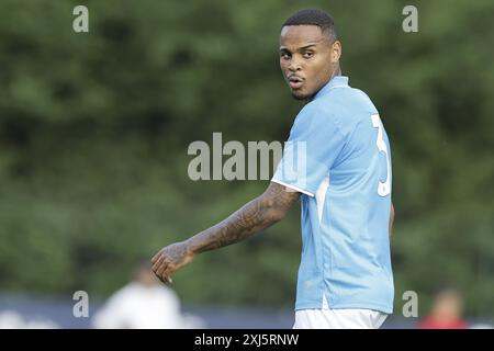 Il difensore brasiliano del Napoli Natan guarda durante l'amichevole tra il Napoli Anaune val di non SSC il campo di allenamento pre-stagione 2024-25 del Napoli in val di sole in Trentino, Dimaro Folgarida&#XA;&#XA; Foto Stock